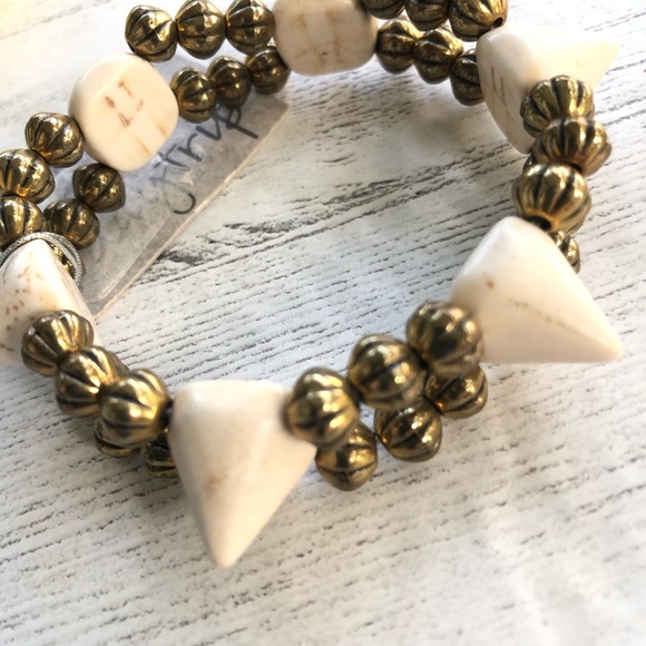 Bracelet With Spikes - Picture 6 of 7